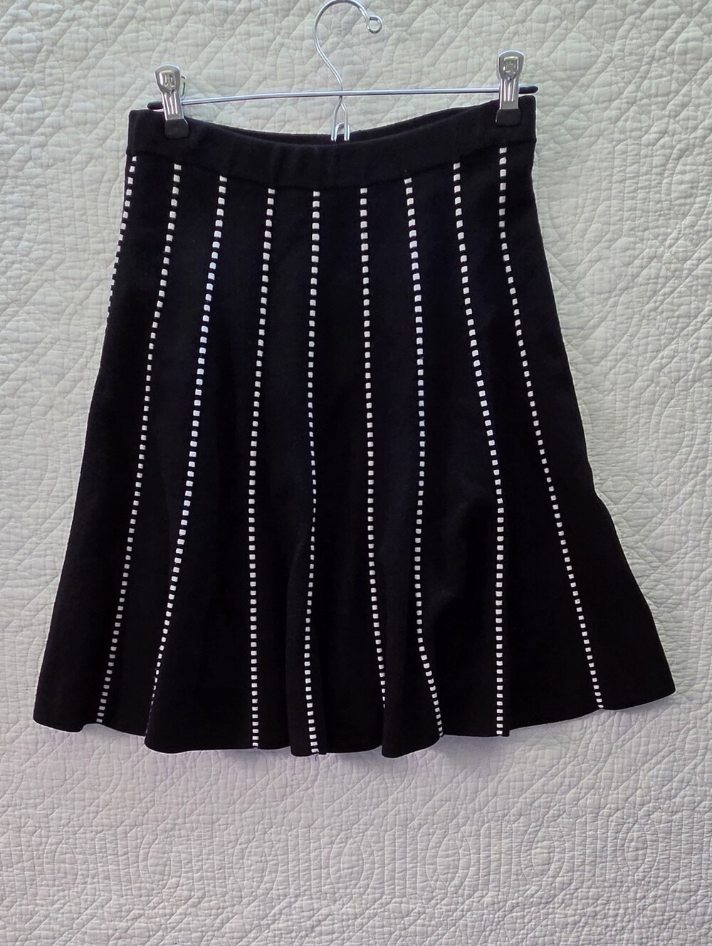Saks Fifth Avenue Black Knit Sweater Skirt A-Line White Contrast Dash Trim